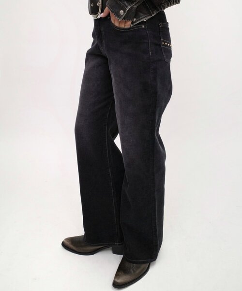 WHO'S WHO gallery（フーズフーギャラリー）の「コーデュロイフレアパンツ（その他パンツ・レディース・グレー/ブラック系その他/ブラック/ブラウン系その他/グレー系その他/ブラウン・SMALL/MEDIUM）」の7枚目の写真