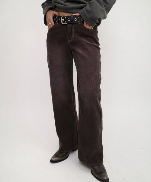 WHO'S WHO gallery（フーズフーギャラリー）の「コーデュロイフレアパンツ（その他パンツ・レディース・グレー/ブラック系その他/ブラック/ブラウン系その他/グレー系その他/ブラウン・SMALL/MEDIUM）」の14枚目の写真