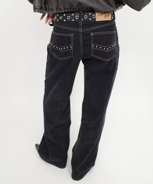 WHO'S WHO gallery（フーズフーギャラリー）の「コーデュロイフレアパンツ（その他パンツ・レディース・グレー/ブラック系その他/ブラック/ブラウン系その他/グレー系その他/ブラウン・SMALL/MEDIUM）」の18枚目の写真