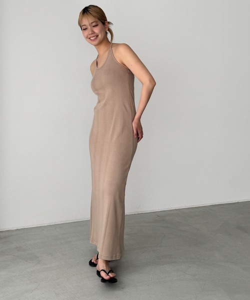 CANAL JEAN(キャナルジーン)の「Miller パネルリブホルターワンピース(ワンピース・レディース・ブラック/ベージュ・ONE SIZE)」の2枚目の写真