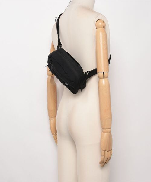 KEEN(キーン)の「NYLON HIP BAG / ナイロン ヒップ バッグ / 3WAYバッグ 小物入れ(ボディバッグ/ウエストポーチ・レディース・ブラック・OS)」の5枚目の写真