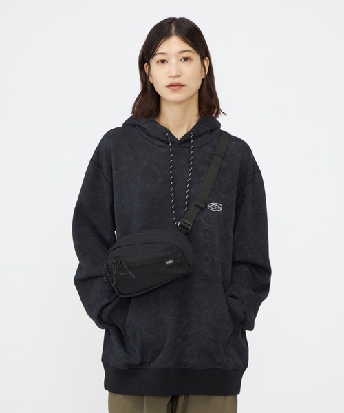KEEN(キーン)の「NYLON HIP BAG / ナイロン ヒップ バッグ / 3WAYバッグ 小物入れ(ボディバッグ/ウエストポーチ・レディース・ブラック・OS)」の8枚目の写真