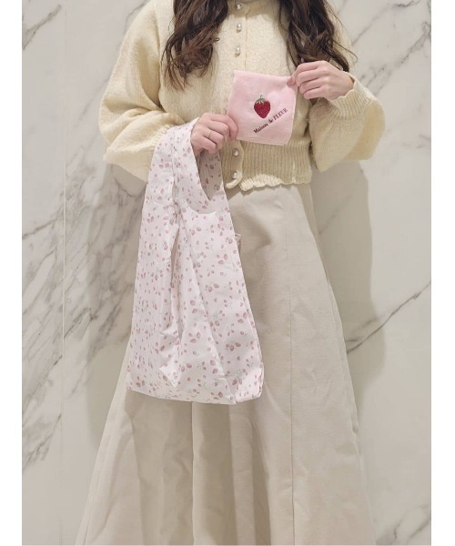Maison de FLEUR（メゾンドフルール）の「いちごプリントエコバッグ（エコバッグ/サブバッグ・レディース・ライトピンク・FREE）」の9枚目の写真