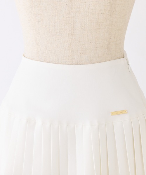 one after another NICE CLAUP（ワンアフターアナザーナイスクラップ）の「プレート付きプリーツミニスカート（スカート・レディース・チャコールグレー/オフホワイト/ベージュ/ネイビー・MEDIUM/SMALL）」の8枚目の写真