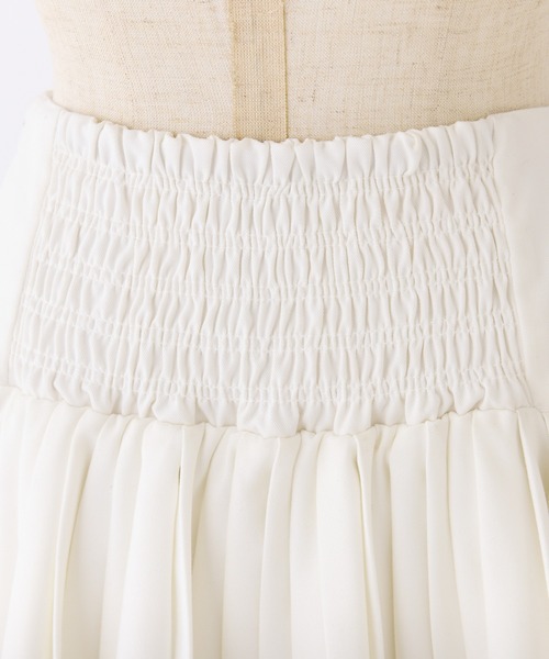 one after another NICE CLAUP（ワンアフターアナザーナイスクラップ）の「プレート付きプリーツミニスカート（スカート・レディース・チャコールグレー/オフホワイト/ベージュ/ネイビー・MEDIUM/SMALL）」の10枚目の写真