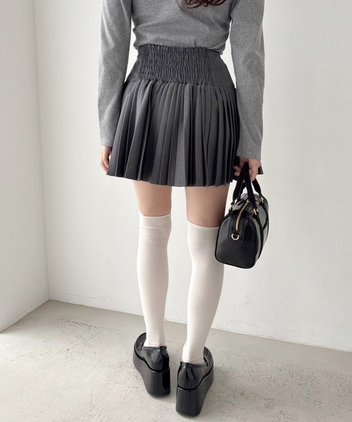 one after another NICE CLAUP（ワンアフターアナザーナイスクラップ）の「プレート付きプリーツミニスカート（スカート・レディース・チャコールグレー/オフホワイト/ベージュ/ネイビー・MEDIUM/SMALL）」の15枚目の写真