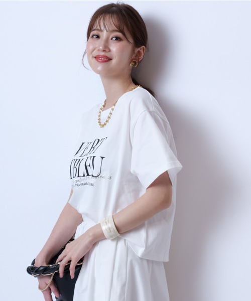 JUSGLITTY - 衿ビジュー調Ｔシャツ白 クロップドロゴTシャツ（Tシャツ/カットソー）｜JUSGLITTY