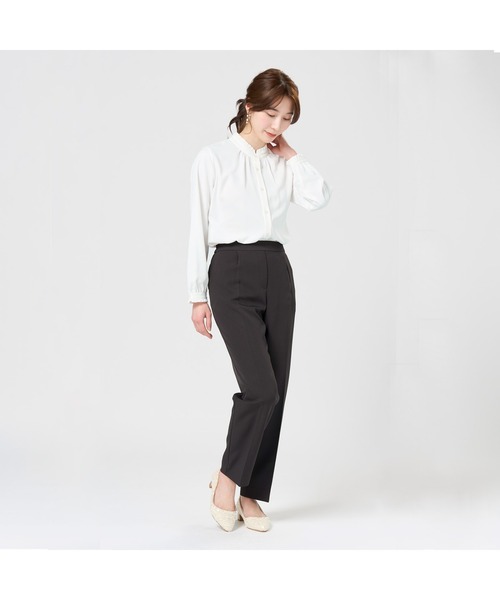 TOKYO SHIRTS(トウキョウシャツ)の「パウダーサテン シャツカラーレディース長袖ブラウス(シャツ/ブラウス・レディース・ベージュ/オフホワイト・LL/L/M)」の3枚目の写真