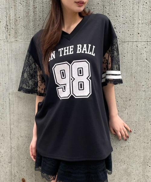 FOREVER 21(フォーエバー トゥエンティーワン)の「【2025SS】レースナンバリングTシャツ(Tシャツ/カットソー・レディース・イエロー/ブラック/ブルー・FREE)」の2枚目の写真