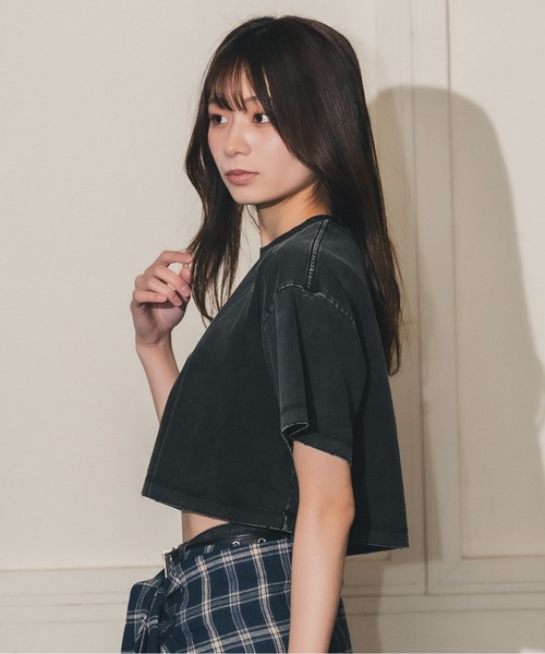 madrepadre(マドレパドレ)の「ヴィンテージウォッシュピグメントダイクロップドTシャツ(Tシャツ/カットソー・レディース・ネイビー/パープル/ブラック・MEDIUM/LARGE)」の6枚目の写真