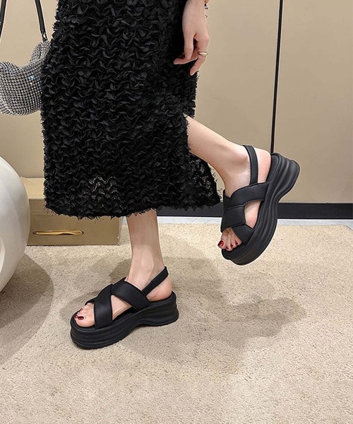 shoes365(シューズスリーシックスファイヴ)の「【shoes 365】厚底クロスストラップサンダル (SS)(サンダル・レディース・オフホワイト/ブラック・25.0cm/24.5cm/24.0cm/23.5cm/23.0cm/22.5cm)」の3枚目の写真