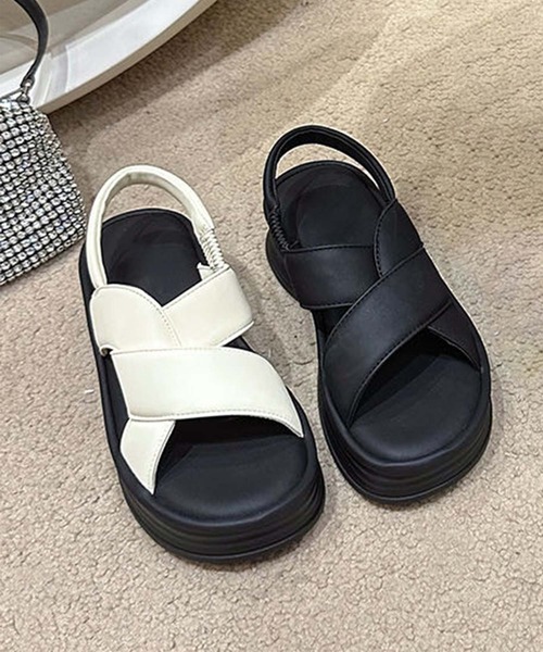 shoes365(シューズスリーシックスファイヴ)の「【shoes 365】厚底クロスストラップサンダル (SS)(サンダル・レディース・オフホワイト/ブラック・25.0cm/24.5cm/24.0cm/23.5cm/23.0cm/22.5cm)」の8枚目の写真