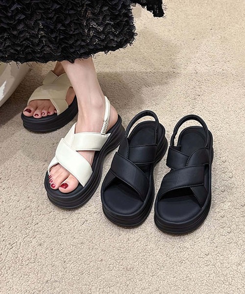 shoes365(シューズスリーシックスファイヴ)の「【shoes 365】厚底クロスストラップサンダル (SS)(サンダル・レディース・オフホワイト/ブラック・25.0cm/24.5cm/24.0cm/23.5cm/23.0cm/22.5cm)」の5枚目の写真