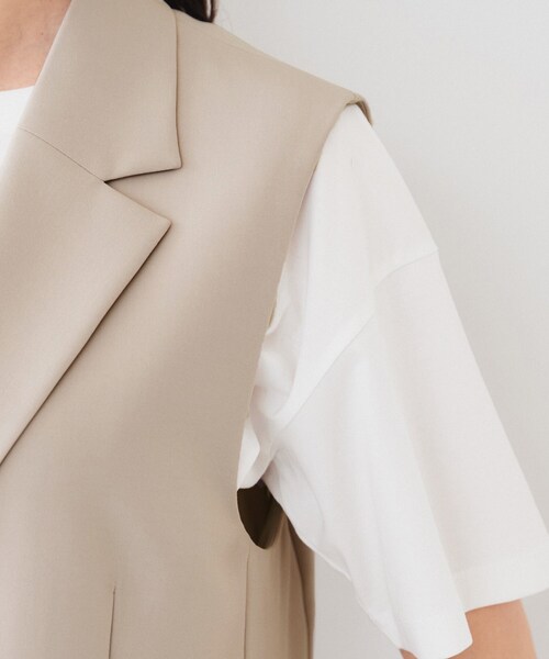 UNTITLED（アンタイトル）の「【接触冷感/UV/セットアップ可能】ライトウェイト テーラードジレ（ベスト・レディース・チャコールグレー/ブラック/ベージュ・00/02/04/44/48）」の22枚目の写真