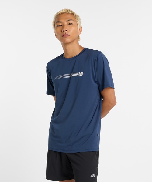 NEW BALANCE(ニューバランス)の「Linear ロゴ パフォーマンスショートスリーブTシャツ(Tシャツ/カットソー・メンズ・ネイビー/グレイッシュベージュ/グレー・XX-LARGE/X-LARGE/LARGE/MEDIUM/SMALL)」の2枚目の写真