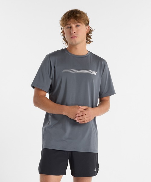 NEW BALANCE(ニューバランス)の「Linear ロゴ パフォーマンスショートスリーブTシャツ(Tシャツ/カットソー・メンズ・ネイビー/グレイッシュベージュ/グレー・XX-LARGE/X-LARGE/LARGE/MEDIUM/SMALL)」の1枚目の写真