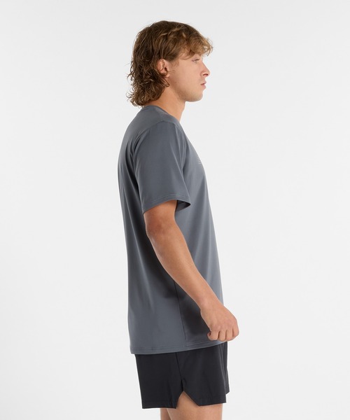 NEW BALANCE(ニューバランス)の「Linear ロゴ パフォーマンスショートスリーブTシャツ(Tシャツ/カットソー・メンズ・ネイビー/グレイッシュベージュ/グレー・XX-LARGE/X-LARGE/LARGE/MEDIUM/SMALL)」の4枚目の写真
