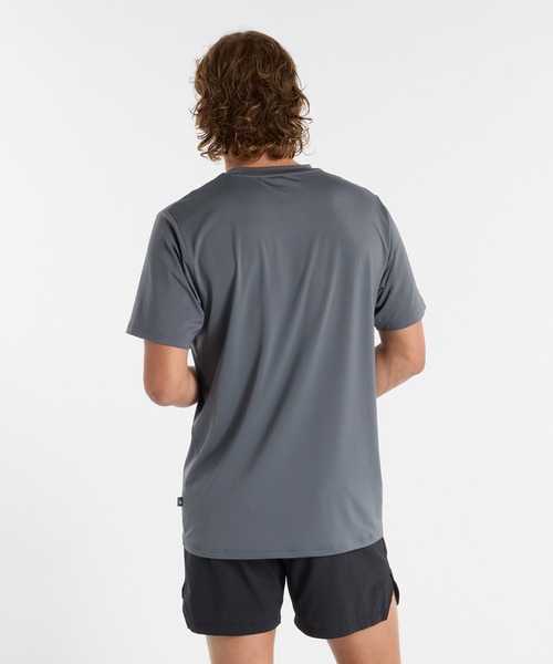 NEW BALANCE(ニューバランス)の「Linear ロゴ パフォーマンスショートスリーブTシャツ(Tシャツ/カットソー・メンズ・ネイビー/グレイッシュベージュ/グレー・XX-LARGE/X-LARGE/LARGE/MEDIUM/SMALL)」の5枚目の写真