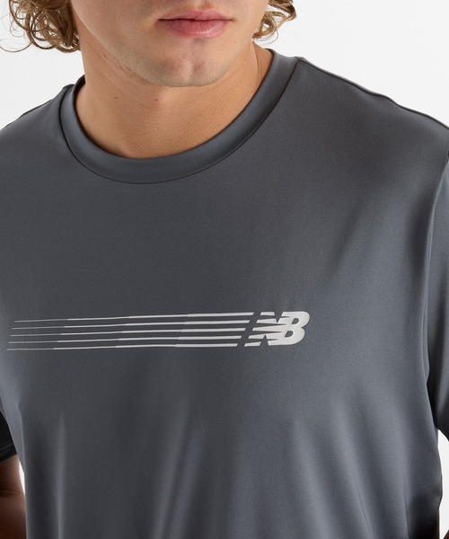 NEW BALANCE(ニューバランス)の「Linear ロゴ パフォーマンスショートスリーブTシャツ(Tシャツ/カットソー・メンズ・ネイビー/グレイッシュベージュ/グレー・XX-LARGE/X-LARGE/LARGE/MEDIUM/SMALL)」の6枚目の写真