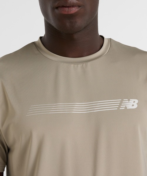 NEW BALANCE(ニューバランス)の「Linear ロゴ パフォーマンスショートスリーブTシャツ(Tシャツ/カットソー・メンズ・ネイビー/グレイッシュベージュ/グレー・XX-LARGE/X-LARGE/LARGE/MEDIUM/SMALL)」の11枚目の写真