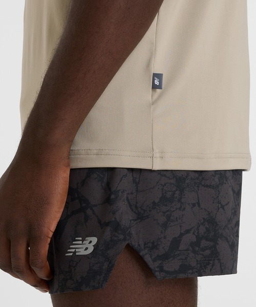 NEW BALANCE(ニューバランス)の「Linear ロゴ パフォーマンスショートスリーブTシャツ(Tシャツ/カットソー・メンズ・ネイビー/グレイッシュベージュ/グレー・XX-LARGE/X-LARGE/LARGE/MEDIUM/SMALL)」の12枚目の写真
