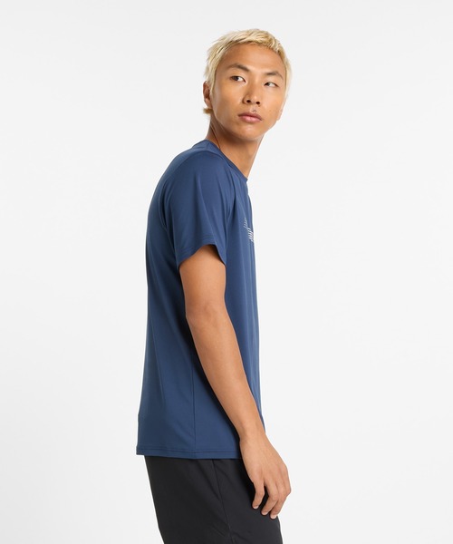 NEW BALANCE(ニューバランス)の「Linear ロゴ パフォーマンスショートスリーブTシャツ(Tシャツ/カットソー・メンズ・ネイビー/グレイッシュベージュ/グレー・XX-LARGE/X-LARGE/LARGE/MEDIUM/SMALL)」の14枚目の写真