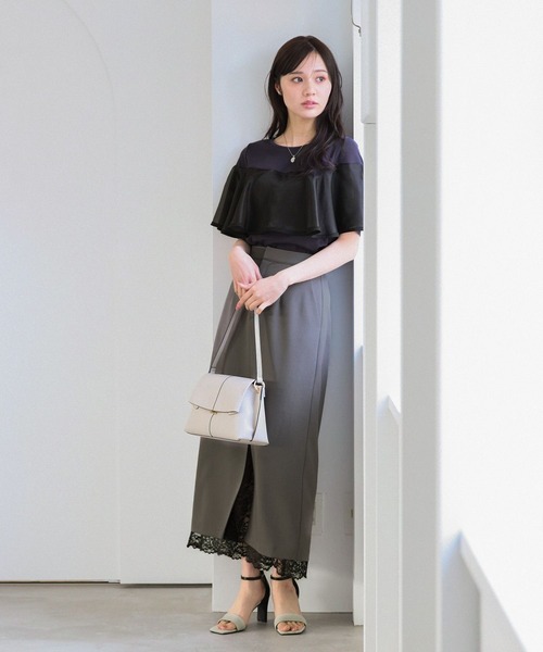 Andemiu(アンデミュウ)の「イソザイラッフルカット325575(Tシャツ/カットソー・レディース・ブラック/オフホワイト/ネイビー・FREE)」の10枚目の写真