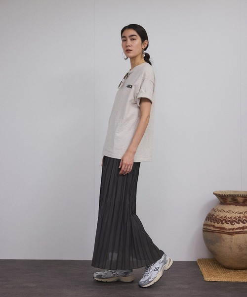SALON adam et rope'（サロン アダム エ ロペ）の「【WEB限定】麻混シアースラブプリーツスカート（スカート・レディース・オフホワイト/チャコールグレー・FREE）」の7枚目の写真