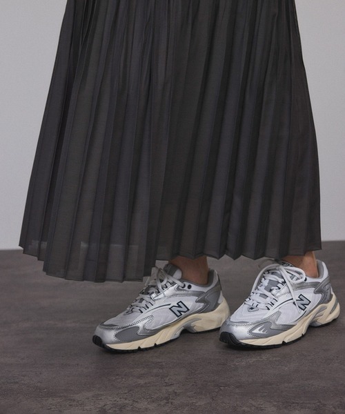 SALON adam et rope'（サロン アダム エ ロペ）の「【WEB限定】麻混シアースラブプリーツスカート（スカート・レディース・オフホワイト/チャコールグレー・FREE）」の8枚目の写真