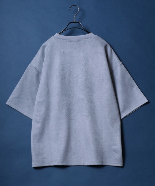 ANPAS(アンパス)の「Faux Suede Flower Embroidery&Back Print T-shirt/フェイクスエード フラワーデザイン 半袖 Tシャツ レディース メンズ(Tシャツ/カットソー・メンズ・ライトグレー/オフホワイト/チャコール・M/L)」の7枚目の写真