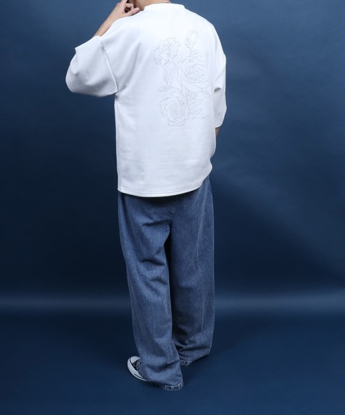 ANPAS(アンパス)の「Faux Suede Flower Embroidery&Back Print T-shirt/フェイクスエード フラワーデザイン 半袖 Tシャツ レディース メンズ(Tシャツ/カットソー・メンズ・ライトグレー/オフホワイト/チャコール・M/L)」の21枚目の写真