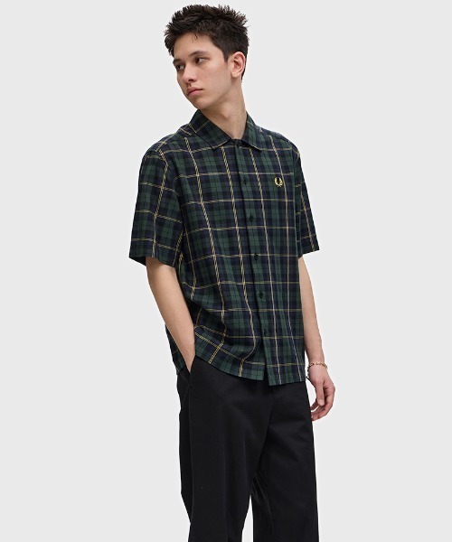 FRED PERRY（フレッドペリー）の「Tartan Twill Short Sleeve Shirt／タータンツイル半袖シャツ（シャツ/ブラウス・メンズ・ネイビー・S/M/L）」の2枚目の写真