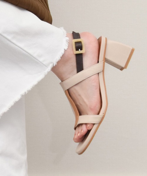 ANGEL ALARCON（アンヘルアラルコン）の「【ANGEL ALARCON】カラーコンビチャンキーヒールサンダル(D52007)（サンダル・レディース・アイボリー/ブラック/ブラウン・39/38/37/36/35）」の2枚目の写真