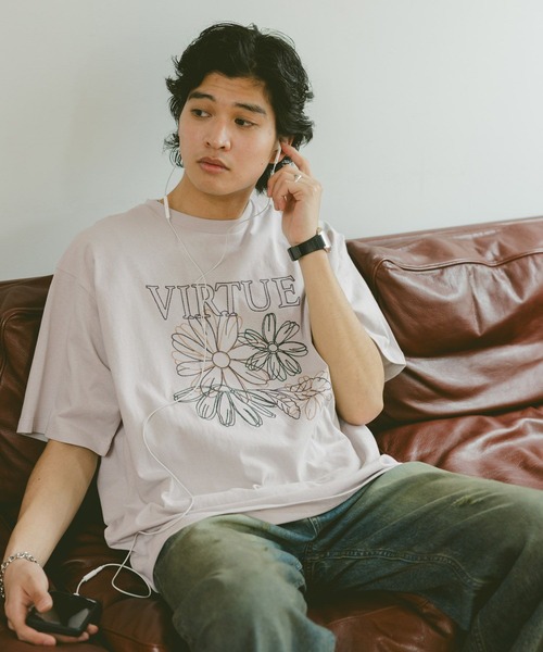 RAGEBLUE(レイジブルー)の「フラワー刺繍/オーバーサイズTシャツ(Tシャツ/カットソー・メンズ・オフホワイト/ブルー/ブラック/ベージュ・MEDIUM/LARGE)」の3枚目の写真