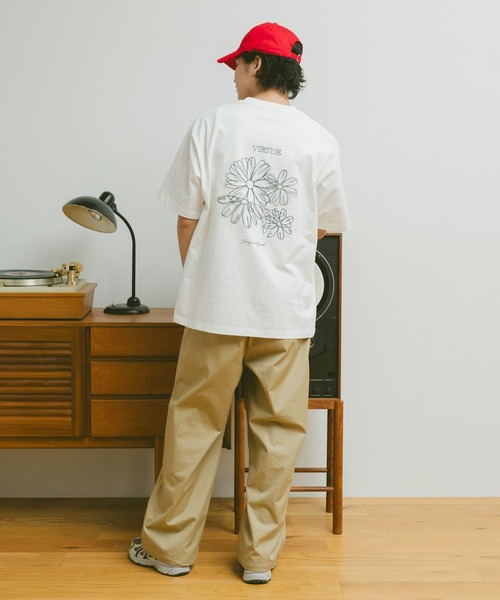 RAGEBLUE(レイジブルー)の「フラワー刺繍/オーバーサイズTシャツ(Tシャツ/カットソー・メンズ・オフホワイト/ブルー/ブラック/ベージュ・MEDIUM/LARGE)」の7枚目の写真
