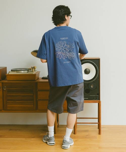 RAGEBLUE(レイジブルー)の「フラワー刺繍/オーバーサイズTシャツ(Tシャツ/カットソー・メンズ・オフホワイト/ブルー/ブラック/ベージュ・MEDIUM/LARGE)」の18枚目の写真