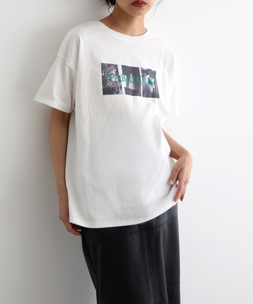 hellam(へラム)の「ネオンロゴフォトプリントTシャツ(Tシャツ/カットソー・レディース・ホワイト×グリーン/ホワイト×ブルー/ホワイト×イエロー・FREE)」の9枚目の写真