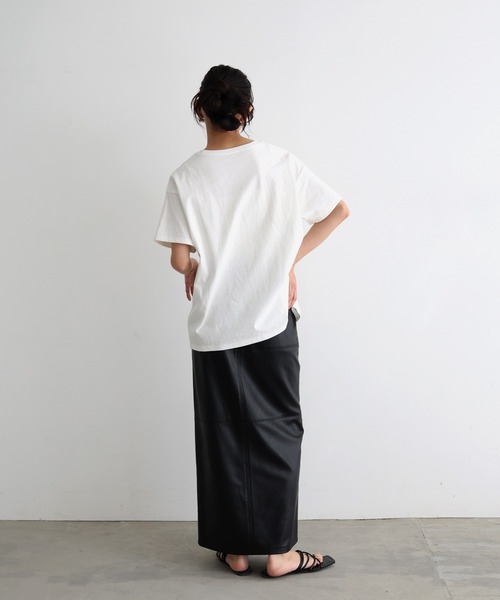 hellam(へラム)の「ネオンロゴフォトプリントTシャツ(Tシャツ/カットソー・レディース・ホワイト×グリーン/ホワイト×ブルー/ホワイト×イエロー・FREE)」の11枚目の写真