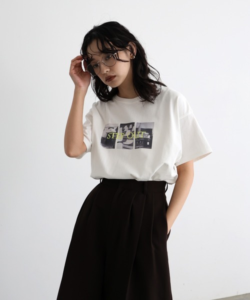 hellam(へラム)の「ネオンロゴフォトプリントTシャツ(Tシャツ/カットソー・レディース・ホワイト×グリーン/ホワイト×ブルー/ホワイト×イエロー・FREE)」の17枚目の写真