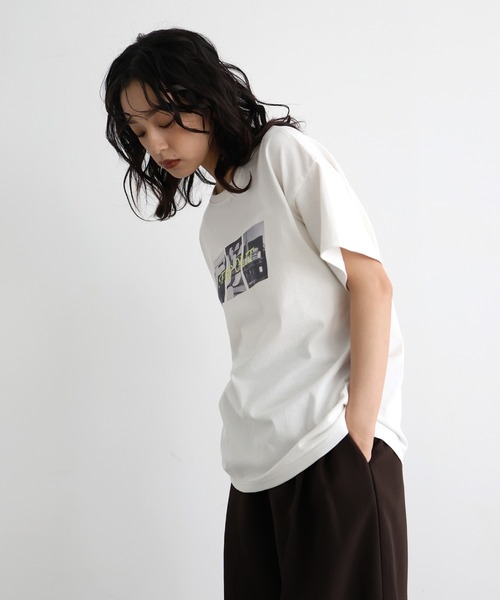hellam(へラム)の「ネオンロゴフォトプリントTシャツ(Tシャツ/カットソー・レディース・ホワイト×グリーン/ホワイト×ブルー/ホワイト×イエロー・FREE)」の20枚目の写真