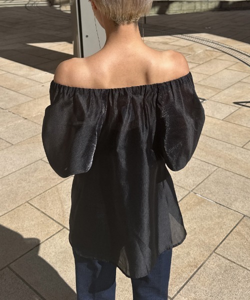 JENNE(ジェンヌ)の「ベアトップセットシアーオフショル(その他トップス・レディース・ホワイト/ブラック・LARGE/MEDIUM/SMALL)」の3枚目の写真