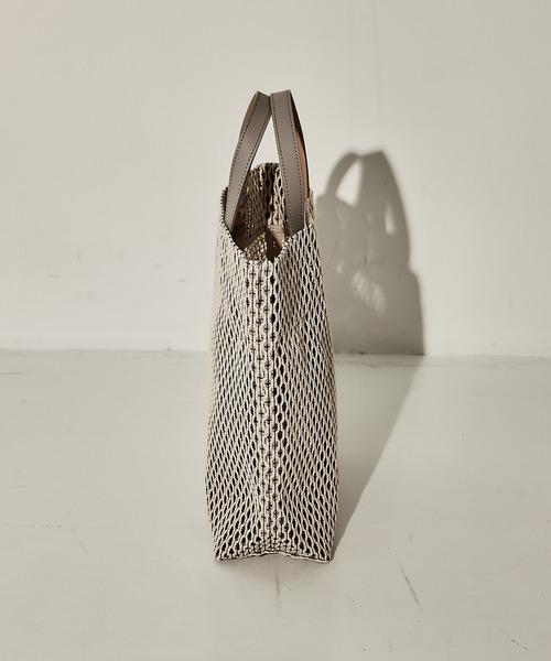 MARY AL TERNA（メアリオルターナ）の「【MARY AL TERNA/メアリオルターナ】GAP TOTE BAG/トートバッグ（トートバッグ・レディース・ブラック/ライトグレー/ブラック系その他2・FREE）」の9枚目の写真