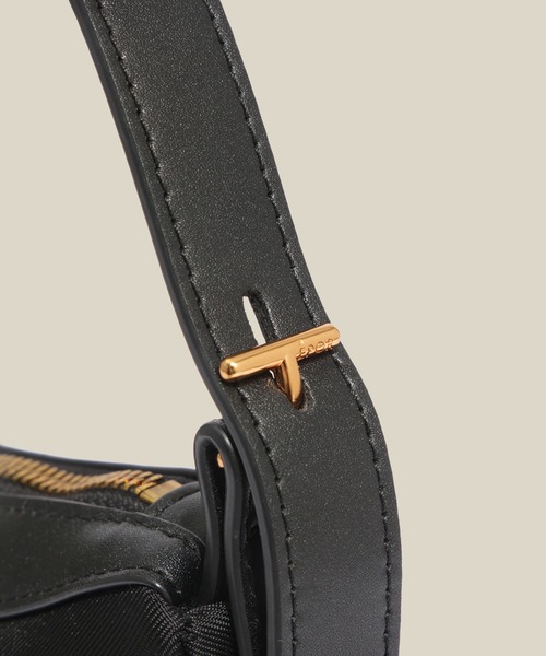 ROPE'(ロペ)の「【E'POR】C BAG Mini【撥水】【超軽量】(ハンドバッグ・レディース・ブラック/カーキ・FREE)」の7枚目の写真