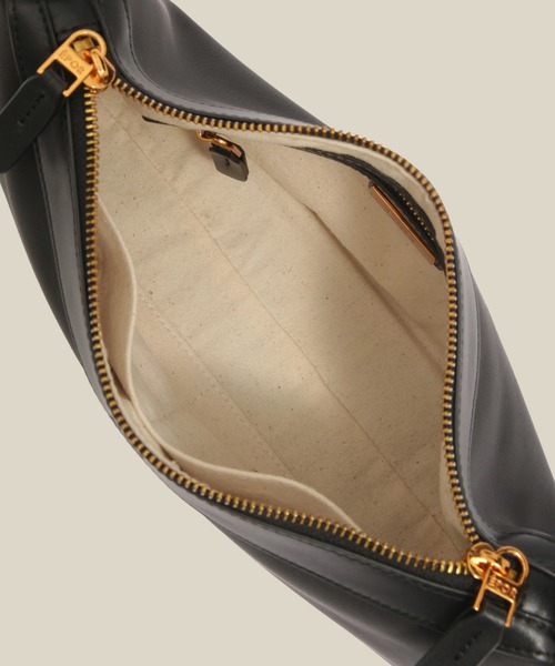 ROPE'(ロペ)の「【E'POR】C BAG Mini【撥水】【超軽量】(ハンドバッグ・レディース・ブラック/カーキ・FREE)」の11枚目の写真