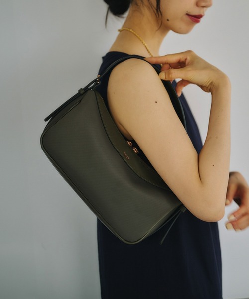 ROPE'(ロペ)の「【E'POR】C BAG Mini【撥水】【超軽量】(ハンドバッグ・レディース・ブラック/カーキ・FREE)」の18枚目の写真