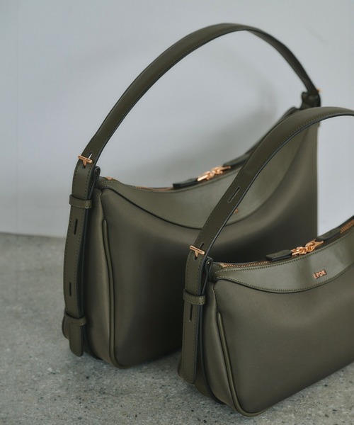 ROPE'(ロペ)の「【E'POR】C BAG Mini【撥水】【超軽量】(ハンドバッグ・レディース・ブラック/カーキ・FREE)」の16枚目の写真