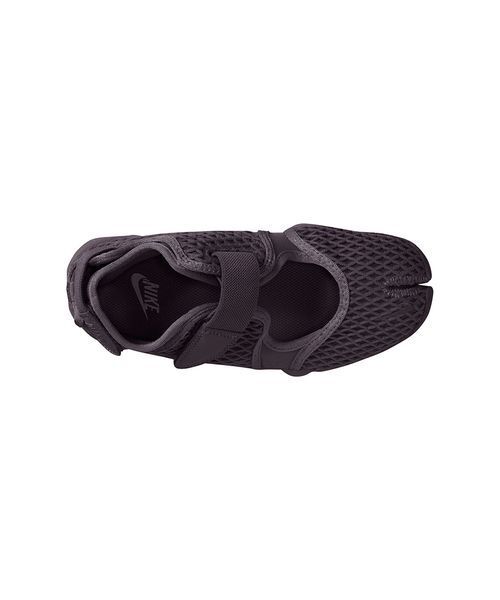 NIKE（ナイキ）の「【NIKE】WMNS AIR RIFT（サンダル・レディース・ダークグレー・23cm/24cm/25cm/26cm/22）」の4枚目の写真