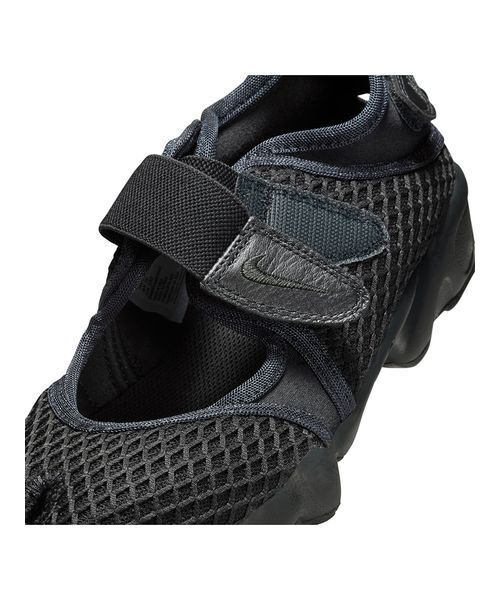 NIKE（ナイキ）の「【NIKE】WMNS AIR RIFT（サンダル・レディース・ダークグレー・23cm/24cm/25cm/26cm/22）」の3枚目の写真