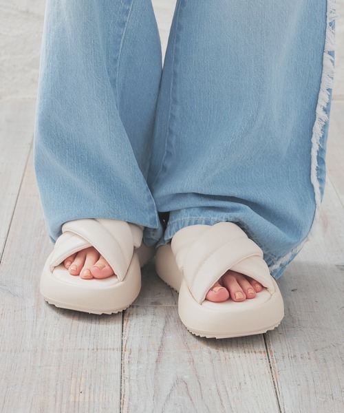 Honeys（ハニーズ）の「パデッドサンダル（サンダル・レディース・アイボリー/ブラック/シルバー・L/LL/M/S）」の4枚目の写真