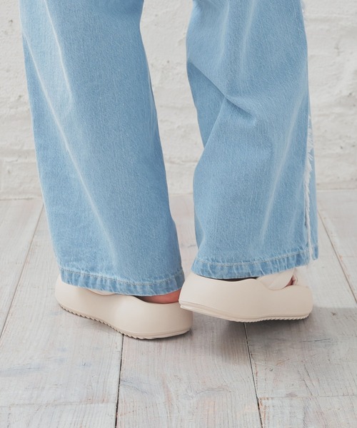 Honeys（ハニーズ）の「パデッドサンダル（サンダル・レディース・アイボリー/ブラック/シルバー・L/LL/M/S）」の6枚目の写真